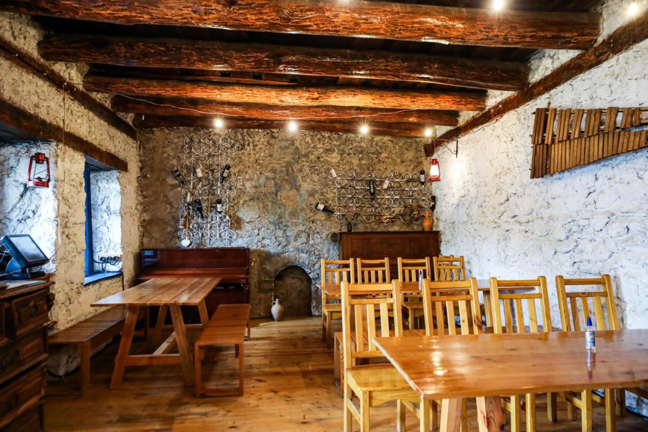 Hotel Arevi Gosh Buitenkant foto
