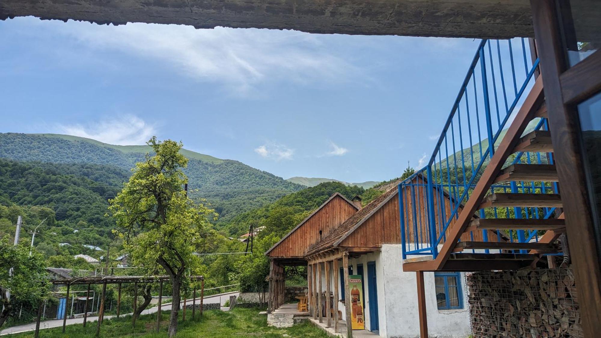 Hotel Arevi Gosh Buitenkant foto